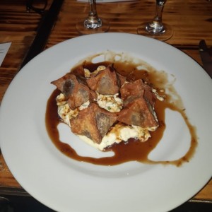 wonton de morcilla