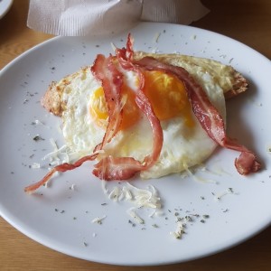 Huevos Lorraine