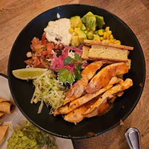 Bowl mexicano de pollo asado