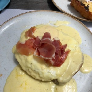 Huevos serrano