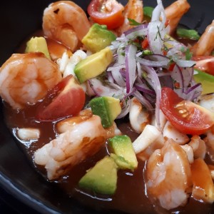 ceviche de sangrita, camaron y calamar 