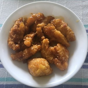 Pollo con miel y ajonjoli