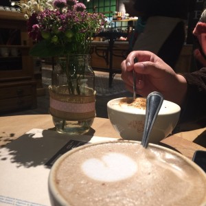capuchino con leche de almendras 
