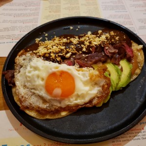 Bistec a Caballo Ranchero