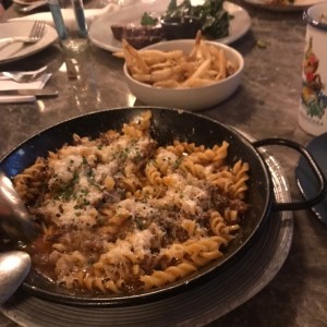 Pasta corta con rabo de toro
