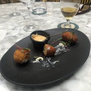 Croquetas de Jamon y Queso Azul