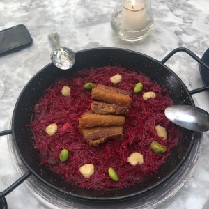 Fideua de Remolacha con Porkbelly