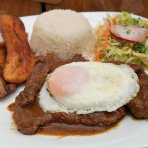 bistec a caballo 