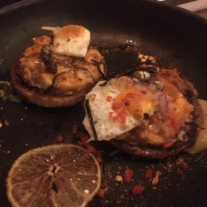 carpaccio de pulpo y huevo