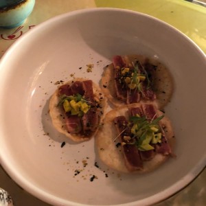 Tostadas de Tuna Tataki