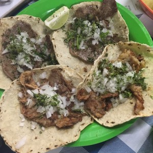 tacos de res y cerdo