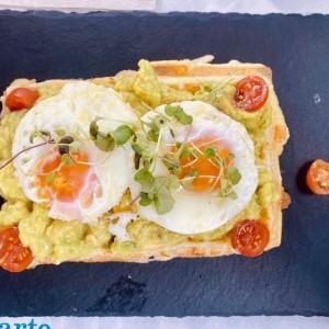Avocado huevo
