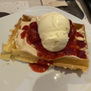 Duo a morir (creppe, helado, frambuesa)