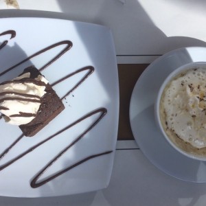 Brownie con Helado Vainilla y Arroz con Leche