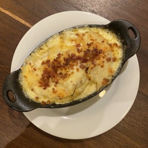 Papas gratinadas con tocineta 