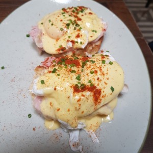 Huevos benedictinos