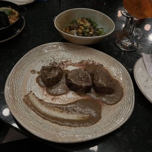 Steak Pimienta con Vegetales Salteados 