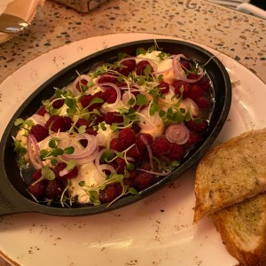 FROMAGE DE CHEVERE ET FRAMBOISES
