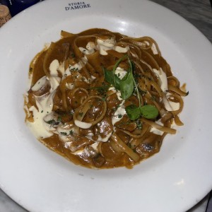 Pasta de trufas con hongos