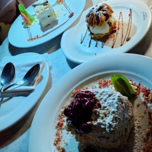 milhojas de frutos rojos, tiramisu h Profiterol.