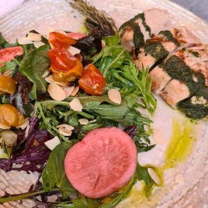 Pollo y Ensalada