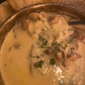 Cazuela de hongos con queso mozarella