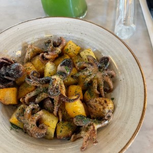 pulpo al ajillo