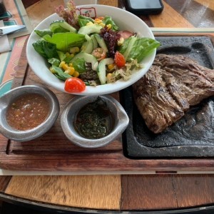 Lomo con ensalada