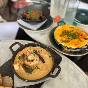 Mac&cheese y shrimp bqq lousiana 