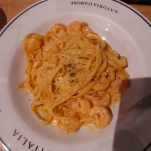 linguini con camarones