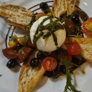 Burrata Caprese 