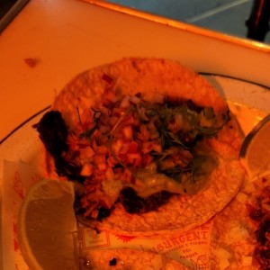 Taco de barbacoa de res