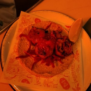 Taco de camarones a la diabla