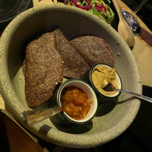 Empanadas con aji de mani