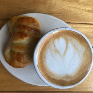 Capuchino / Medialuna 