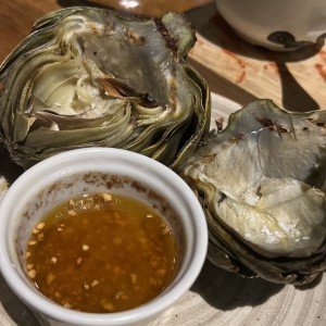 Alcachofa en mantequilla avellanada fon ajo 