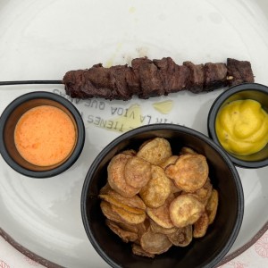 Pincho menu infantil. $24.000.