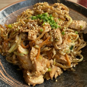 Yakisona de pollo