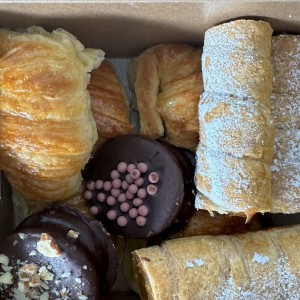 Alfajores, cañon de dulce de leche, mefia lunas