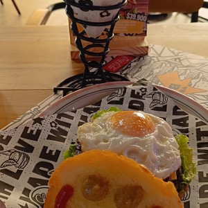Avocado con huevo