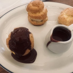 Profiteroles