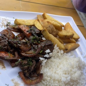 Lomo saltado