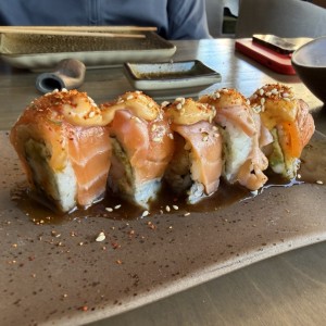 Salmon maki