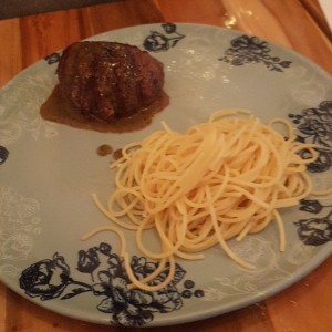 lomo y pasta al burro