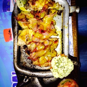 Pollo La Bajada $18.000 delicioso y bastante  generoso!!!