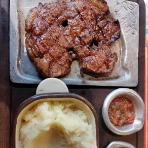 Churrasco y pure de papas