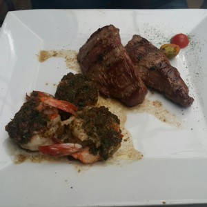 carne y camarones