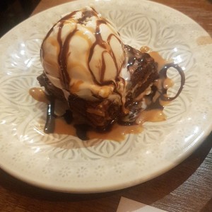 brownie con helado