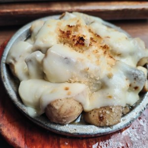 Hongos al ajillo