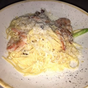 Fettuccine a la carbonara con Langostinos